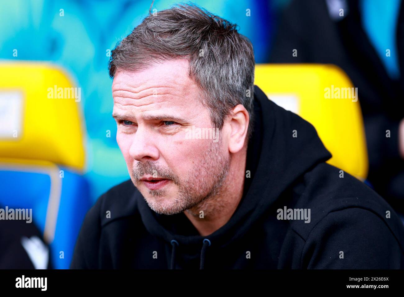 Mansfield, Regno Unito. 20 aprile 2024. Il manager del Gillingham Stephen Clemence durante la partita di Mansfield Town FC contro Gillingham Town FC Sky bet EFL League 2 al One Call Stadium di Mansfield, Inghilterra, Regno Unito il 20 aprile 2024 Credit: Every Second Media/Alamy Live News Foto Stock