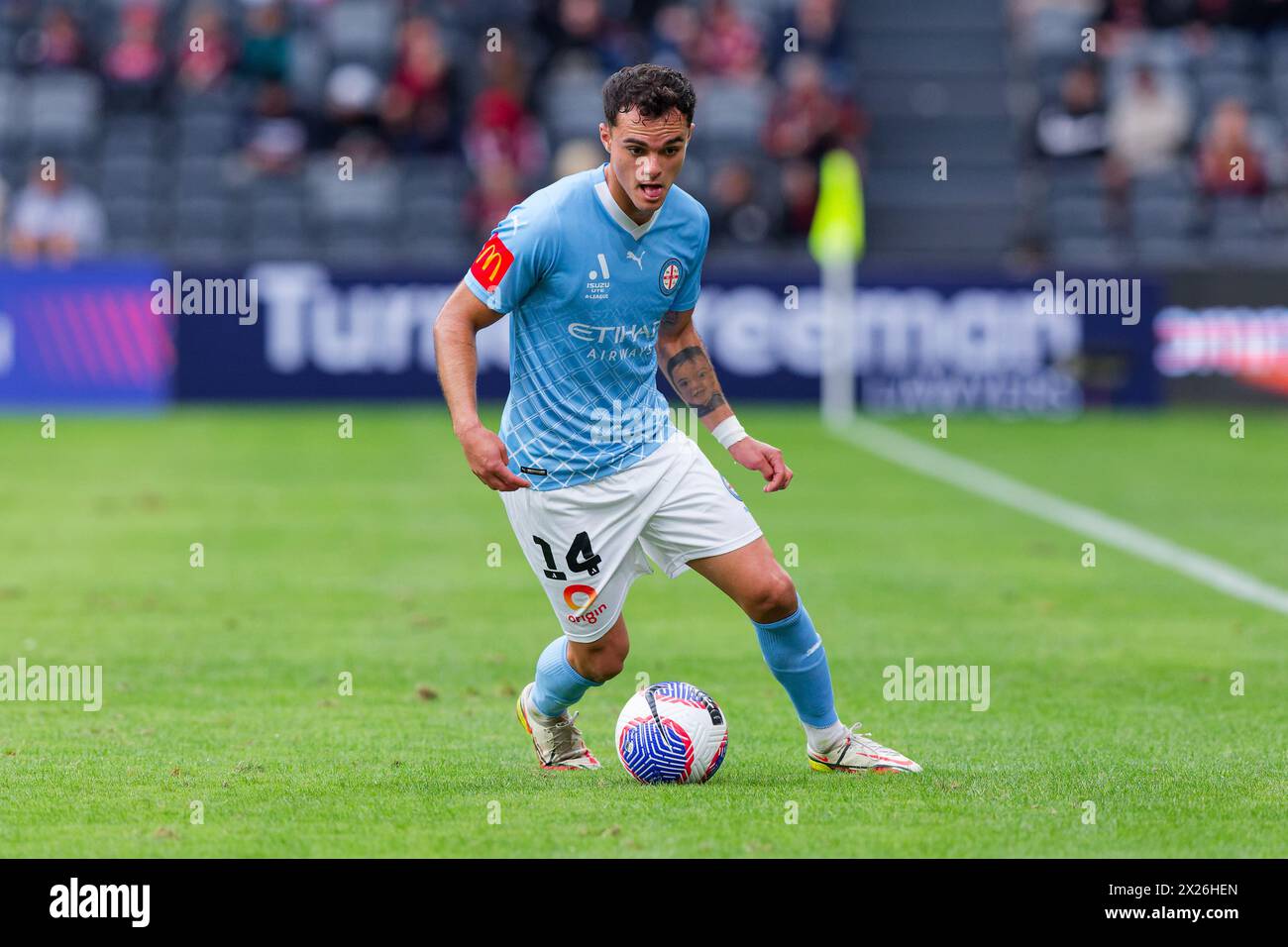 Sydney, Australia. 20 aprile 2024. Vicente Fernández di Melbourne City controlla il pallone durante la partita A-League Men Rd25 tra i Wanderers e Melbourne City al CommBank Stadium il 20 aprile 2024 a Sydney, Australia Credit: IOIO IMAGES/Alamy Live News Foto Stock