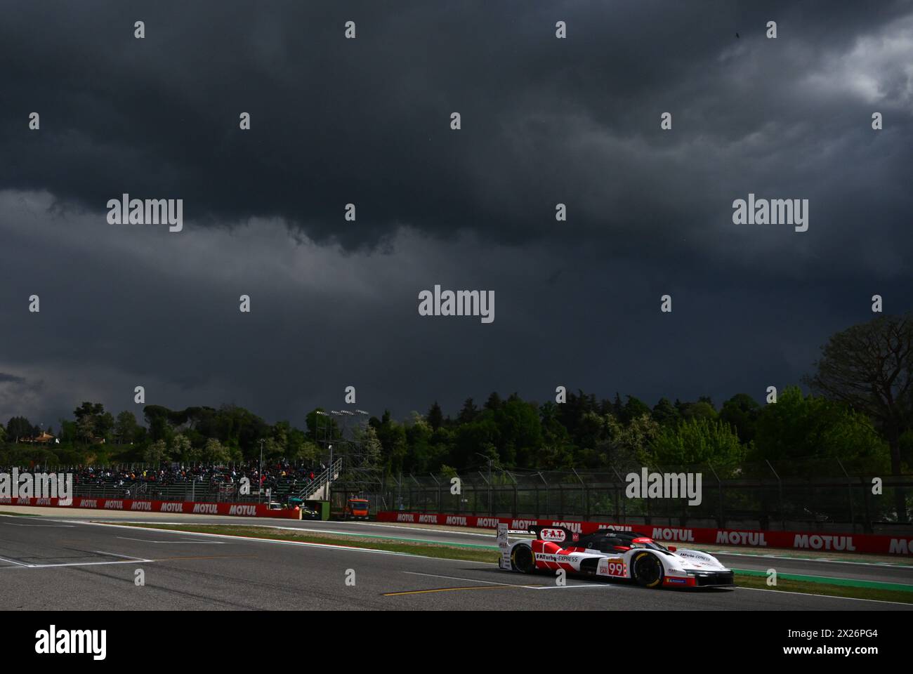 ©PHOTOPQR/OUEST FRANCE/Franck Dubray ; Imola ; 20/04/2024 ; Sport Automobile WEC championnat du monde d' endurance sur le circuit d' Imola en Italie. CONCORSO PROTONICO PORSCHE n° 99 pilotée par Neel Jani , Harry Tincknell , Julien Andlauer (foto Franck Dubray) - Endurance Race - WEC - 6 ore di Imola Qualifiyng Race 20 APRILE 2024 Foto Stock