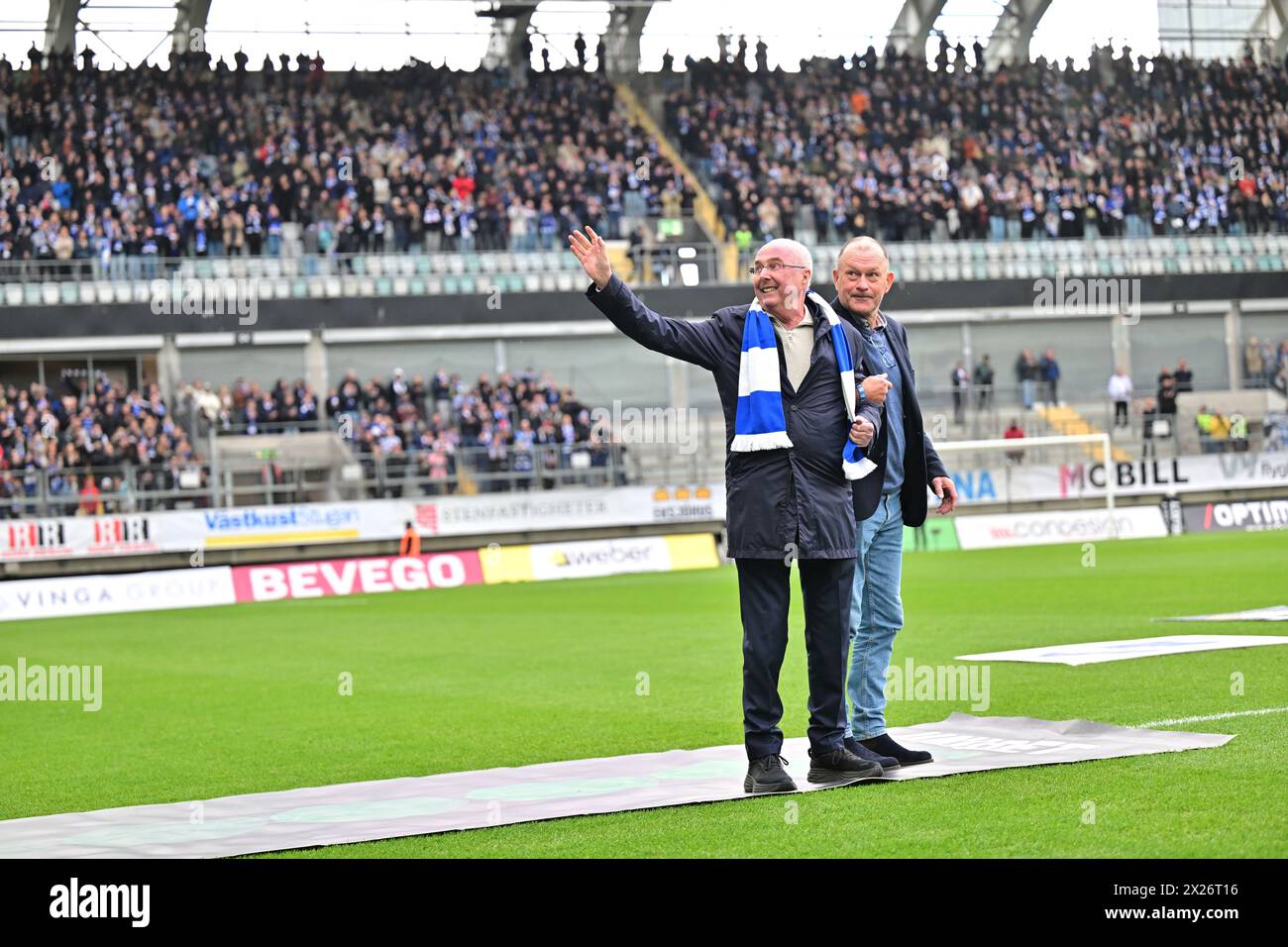Il leggendario allenatore di calcio Sven-Goran 'Svennis' Eriksson viene celebrato prima della partita di calcio di sabato tra l'IFK Gothenburg e l'IFK Norrköping a Gaml Foto Stock