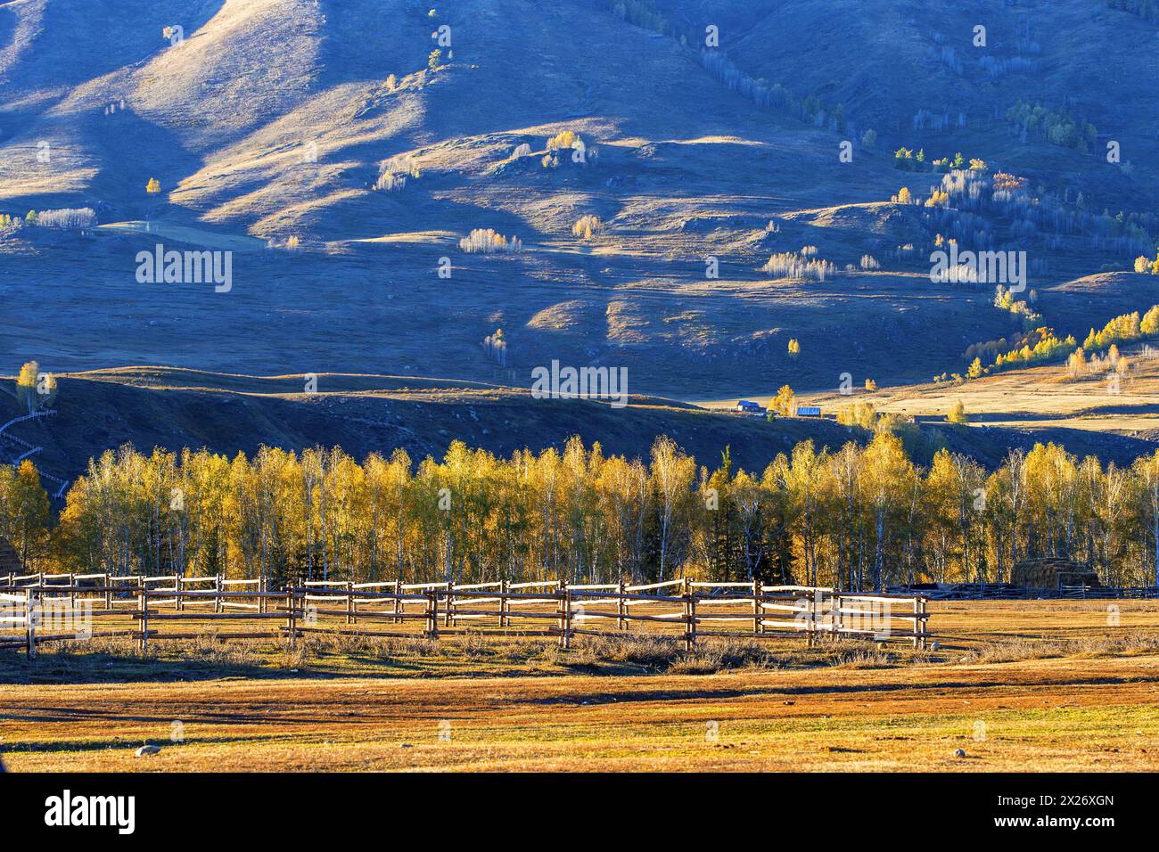 Lo splendido paesaggio della città di Hemu, nello Xinjiang Foto Stock