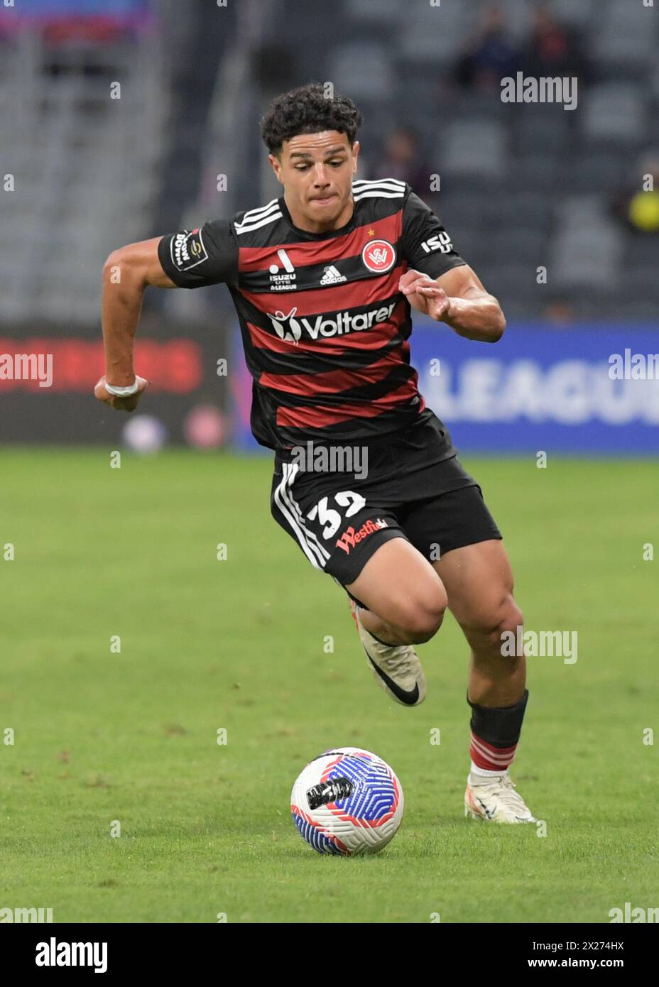 Parramatta, Australia. 20 aprile 2024. Marcus Younis del Western Sydney Wanderers FC è visto in azione durante il turno 25 di Isuzu UTE A-League 2023-24 tra il Western Sydney Wanderers FC e il Melbourne City FC tenutosi al CommBank Stadium. Punteggio finale; Melbourne City FC 2:1 Western Sydney Wanderers FC. (Foto di Luis Veniegra/SOPA Images/Sipa USA) credito: SIPA USA/Alamy Live News Foto Stock