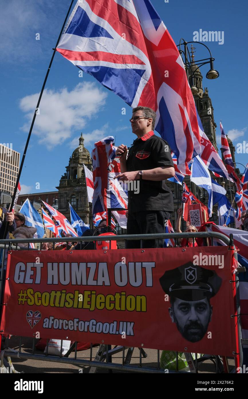 Glasgow, Scozia, il 20 aprile 2024. Ôa Force per GoodÕ il contro-rally, con il relatore Alistair McConnachie, al rally Believe in Scotland pro-Independence, a Glasgow, in Scozia, il 20 aprile 2024. Crediti: Jeremy Sutton-Hibbert/Alamy Live News. Foto Stock