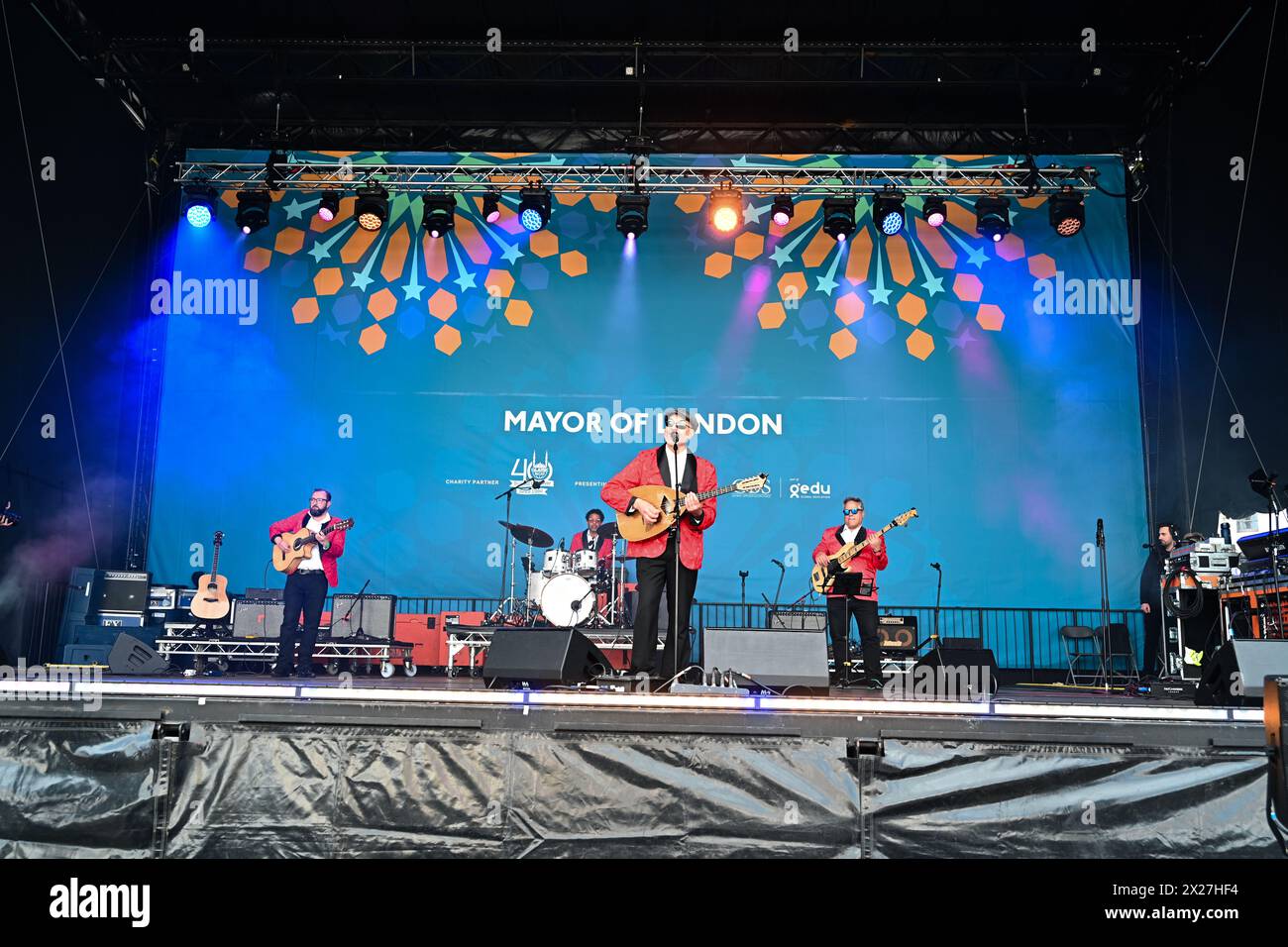Trafalgar Square, Londra, Regno Unito. 20 aprile 2024. Takaleed si esibisce all'Eid in the Square 2023 in Trafalgar Square per celebrare la fine del Ramadan, un mix di atti tradizionali e contemporanei. Credito: Vedi li/Picture Capital/Alamy Live News Foto Stock