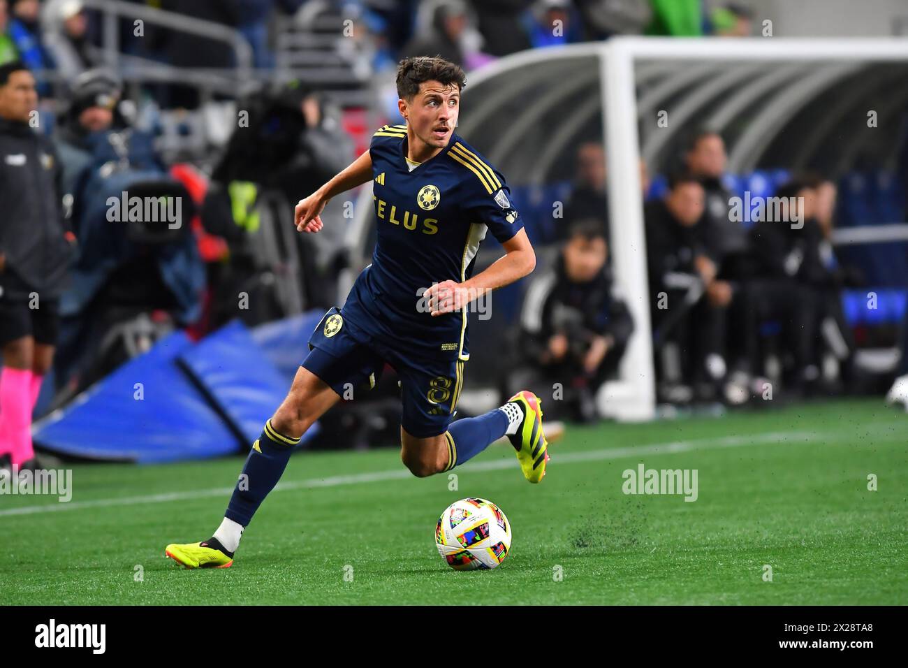 Seattle, Washington, Stati Uniti. 20 aprile 2024. Il centrocampista dei Vancouver Whitecaps Alessandro SchÃ¶pf (8) durante la partita di calcio della MLS tra i Seattle Sounders e i Vancouver Whitecaps a Seattle, Washington. Steve Faber/CSM (immagine di credito: © Steve Faber/Cal Sport Media). Crediti: csm/Alamy Live News Foto Stock