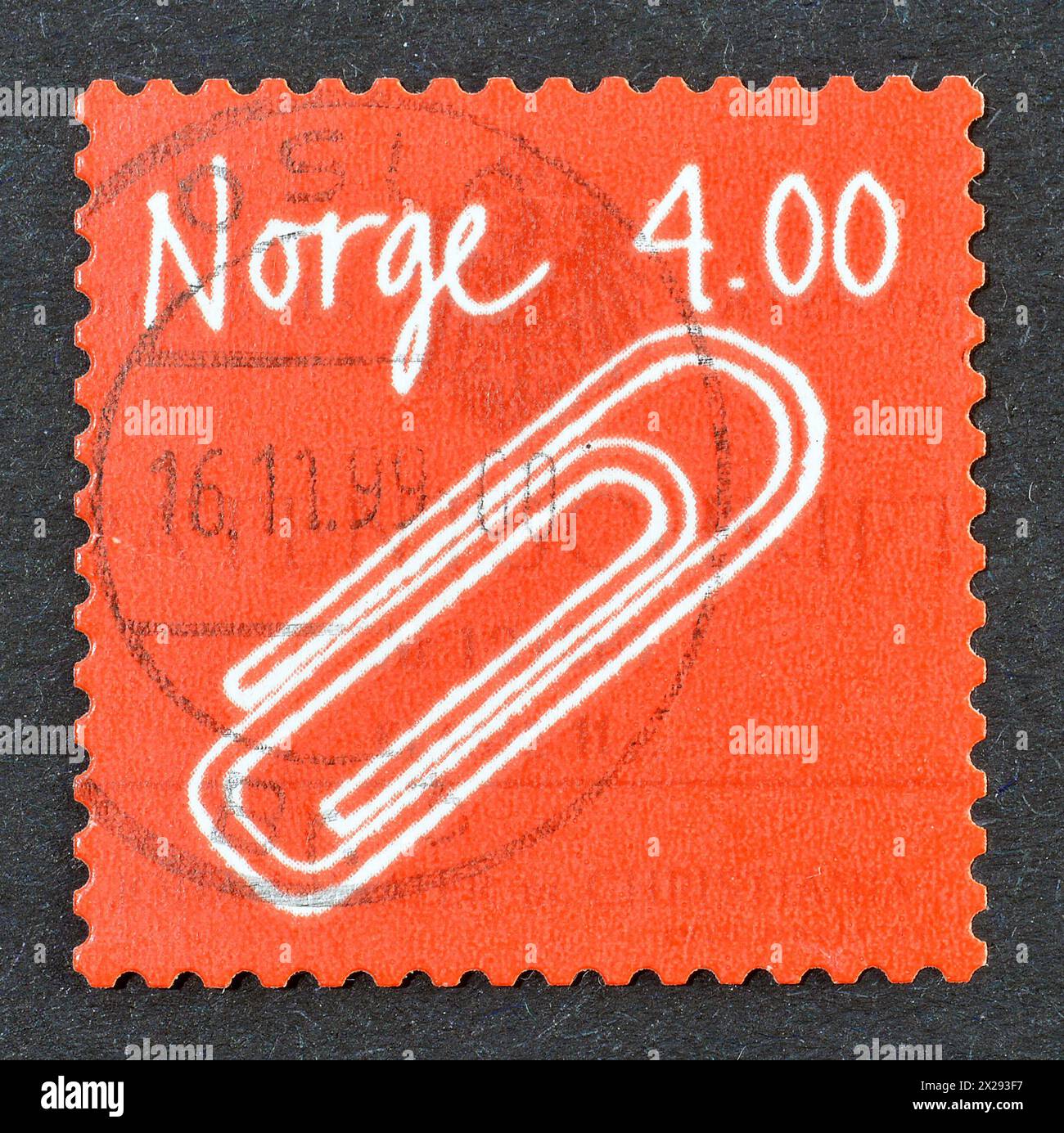 Francobollo cancellato stampato dalla Norvegia, che mostra Paper clip, Norwegian Invenions, circa 199. Foto Stock