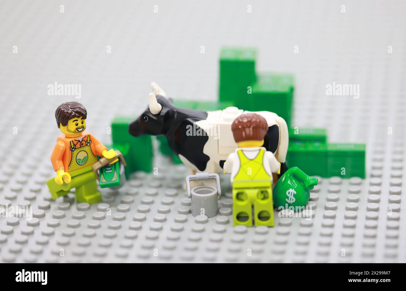 L'agricoltore fa soldi con Cash Cow Foto Stock