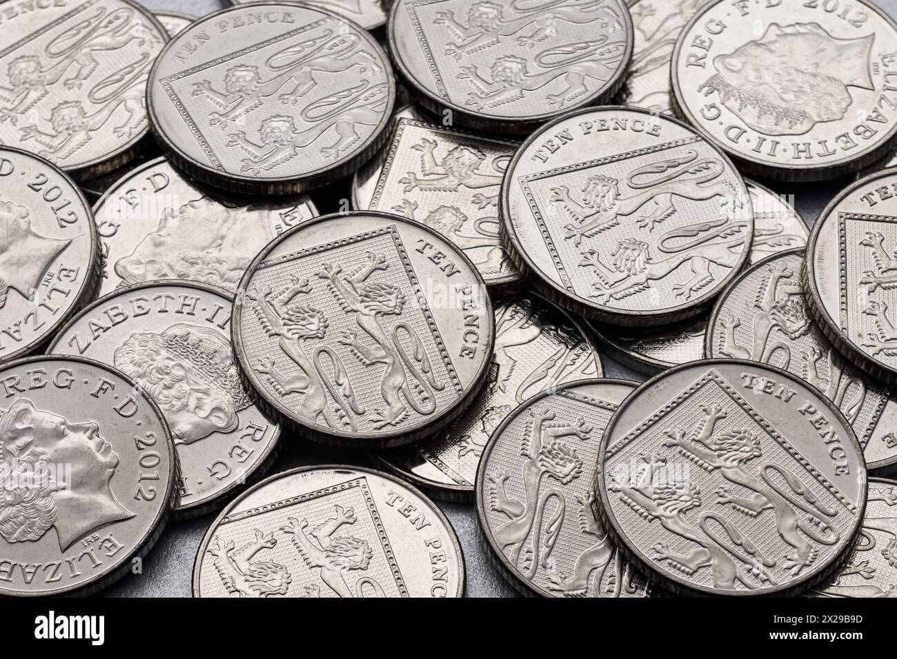 Monete inglesi da dieci pence Foto Stock