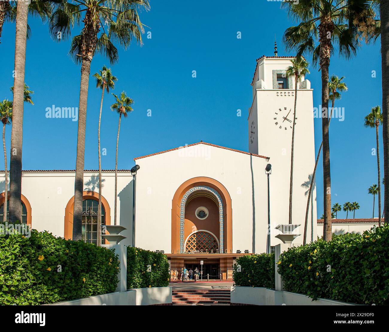 L'esterno della Union Station di Los Angeles, CALIFORNIA, è la più grande stazione ferroviaria degli Stati Uniti occidentali. È stata inaugurata nel 1939. Foto Stock