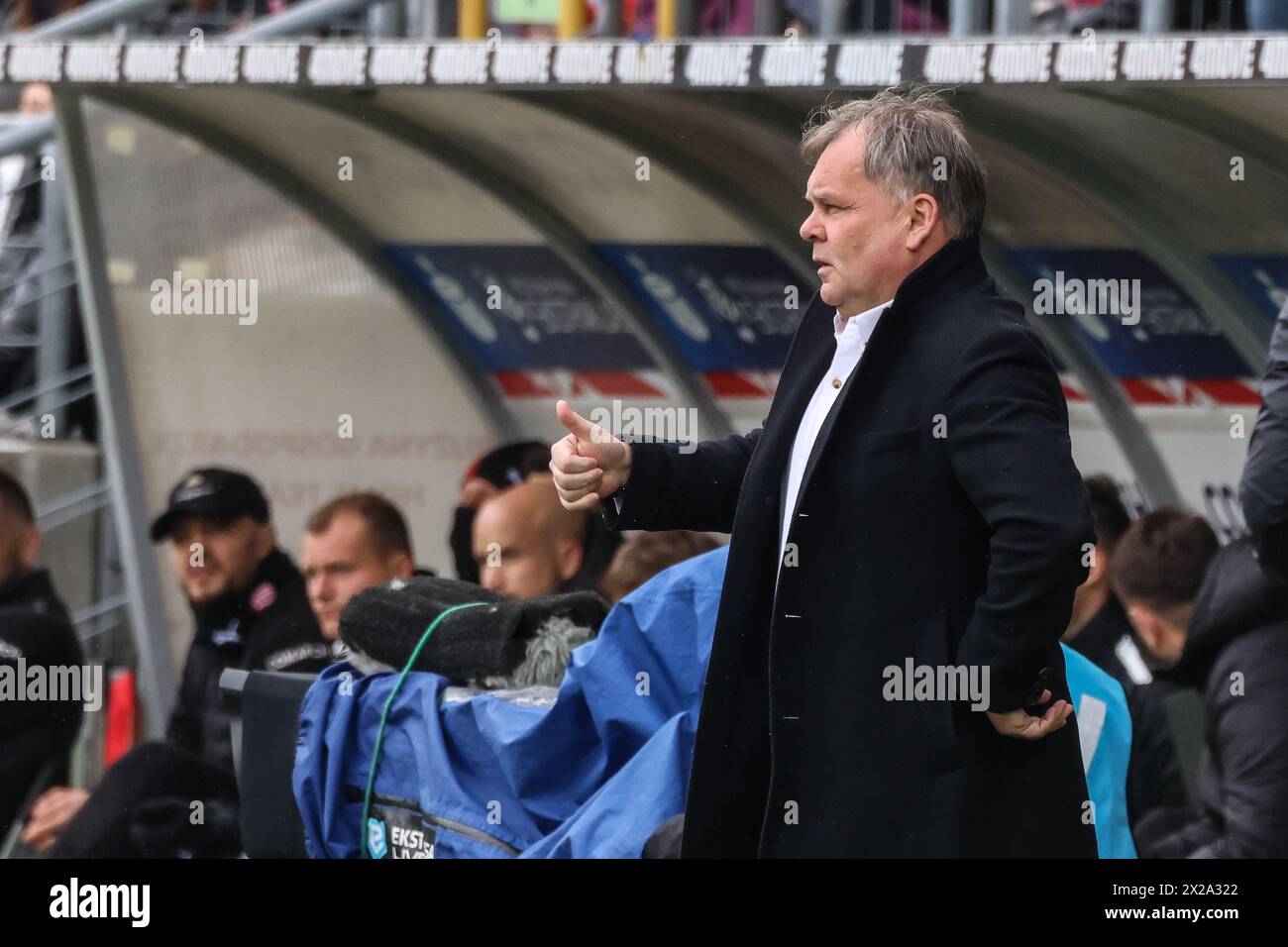 Cracovia, Polonia. 21 aprile 2024. 04.21.2024 Cracovia, Polonia, calcio, PKO BP Ekstraklasa 23/24, Cracovia - Puszcza Niepolomice op: Tomasz Tulacz - allenatore (trener) crediti: Konrad Swierad/Alamy Live News Foto Stock