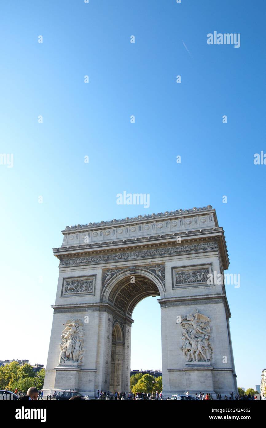 Arc de Triomphe situato a Parigi. 21 settembre 2020 Foto Stock