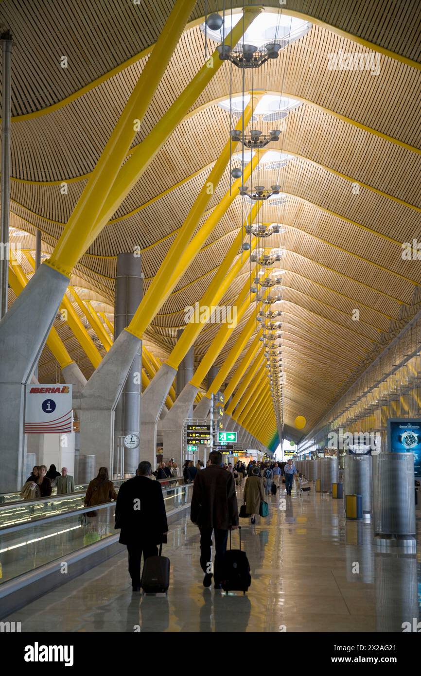 Nuovo T4 terminal in aeroporto internazionale Barajas di Madrid, Spagna Foto Stock