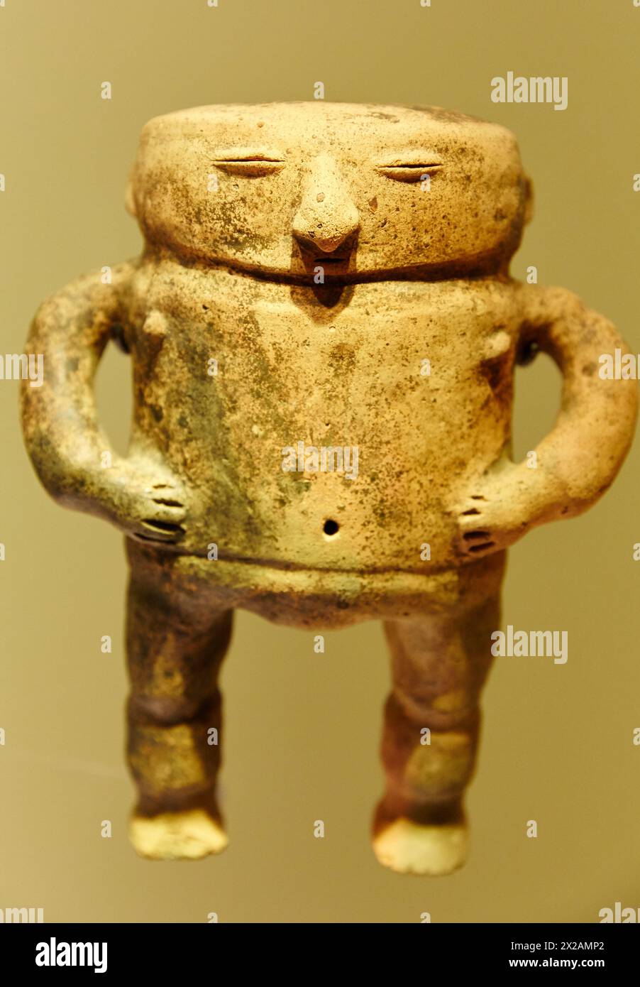 Statuetta di terracotta della civiltà precolombiana di Quimbaya, Museo del Oro, Museo dell'Oro, Bogotà, Cundinamarca, Colombia, Sud America Foto Stock
