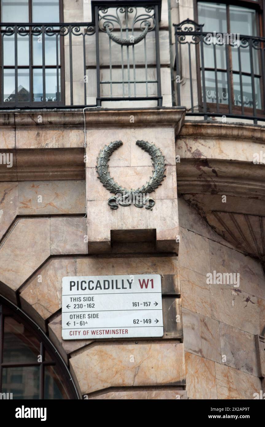 Cartello stradale per Piccadilly, Piccadilly, City of Westminster, Londra, Regno Unito Foto Stock