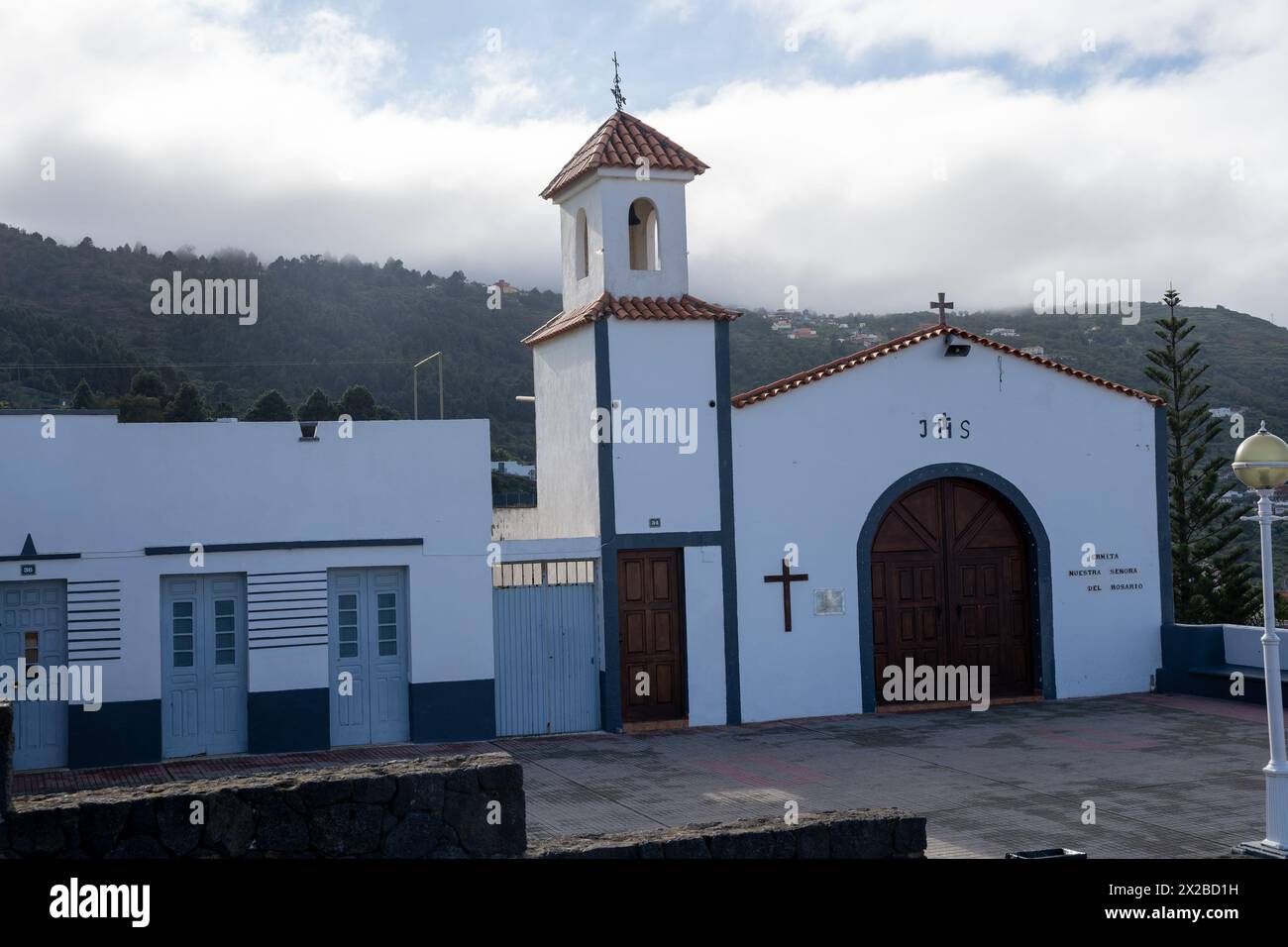 Icod de los Vinos, Tenerife, Spagna - 07.12.2023: Piccola chiesa a Icod de los Vinos Foto Stock