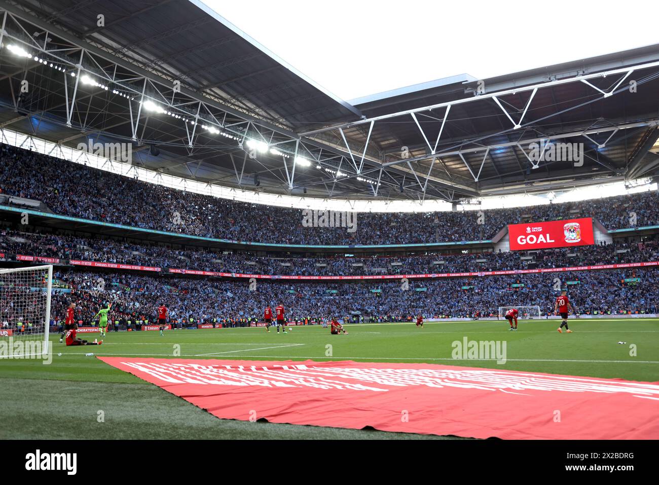 Londra, Regno Unito. 21 aprile 2024. Man Utd Dejection dopo il gol dell'ultimo minuto di Victor Torp (CC) prima che venisse deposto dal VAR alla semifinale della Coppa Emirates, Coventry City contro Manchester United, allo stadio Wembley, Londra, Regno Unito il 21 aprile 2024 Credit: Paul Marriott/Alamy Live News Foto Stock