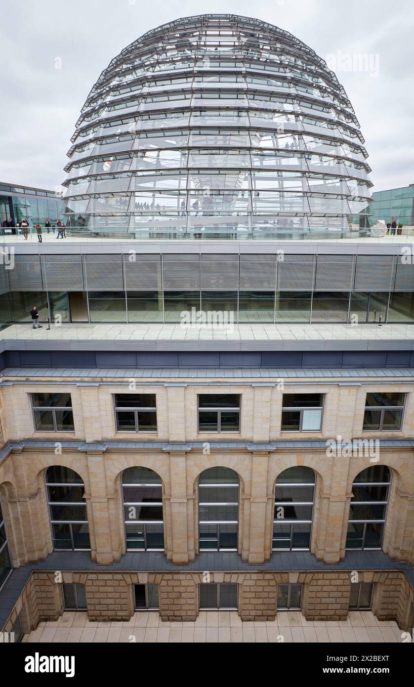 Il palazzo del Reichstag di Berlino, Germania. Foto Stock