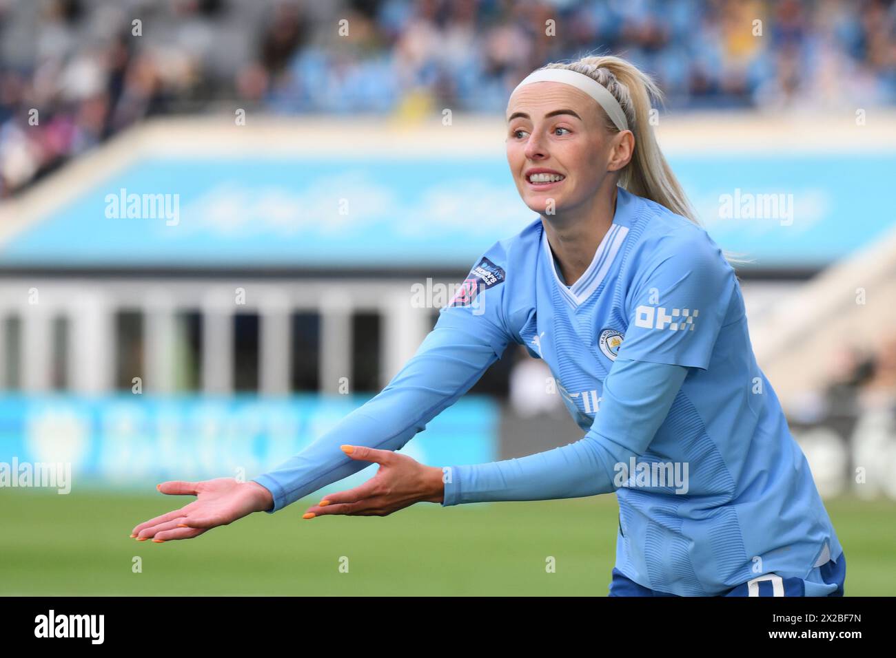 Manchester, Regno Unito. 21 aprile 2024. Chloe Kelly del Manchester City reagisce durante la partita di fa Women's Super League all'Academy Stadium di Manchester. Credito immagine dovrebbe essere: Ben Roberts/credito Sportimage: Sportimage Ltd/Alamy Live News Foto Stock