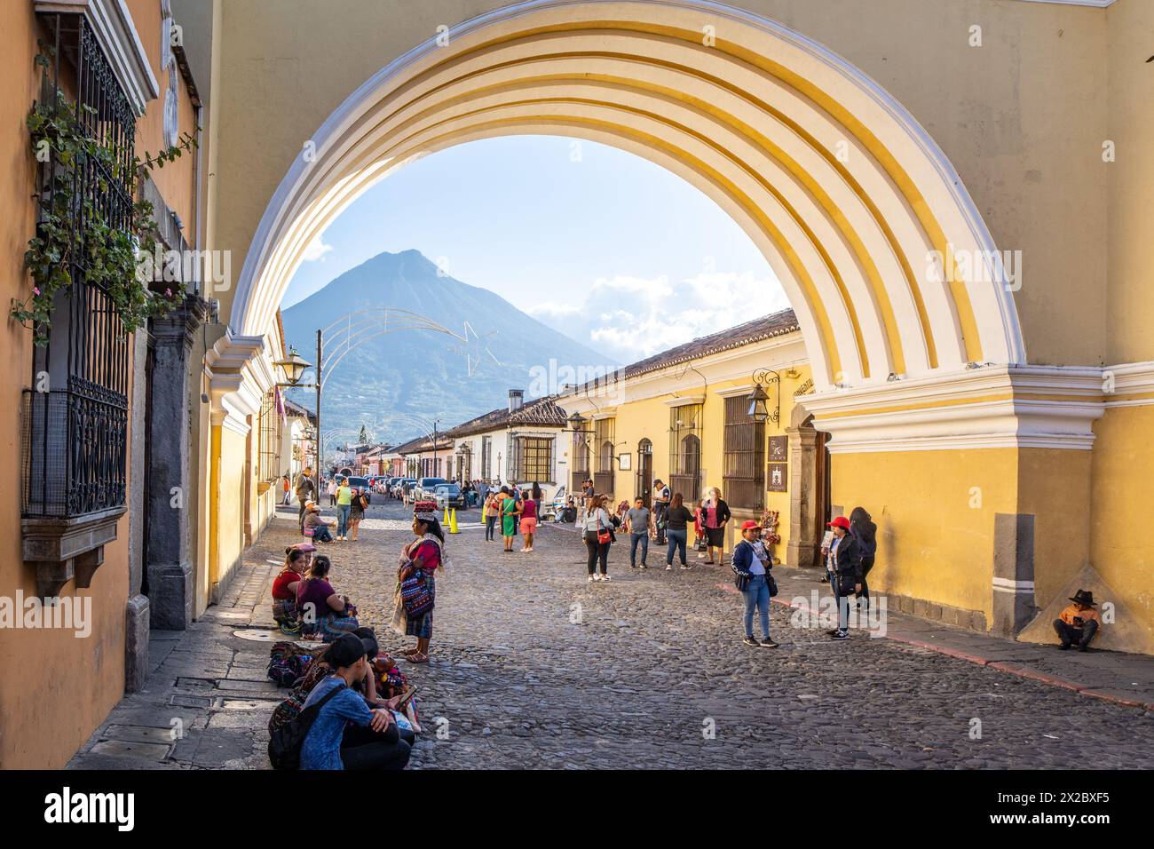 Arco di Santa Catalina, Antigua Guatemala di giorno Foto Stock