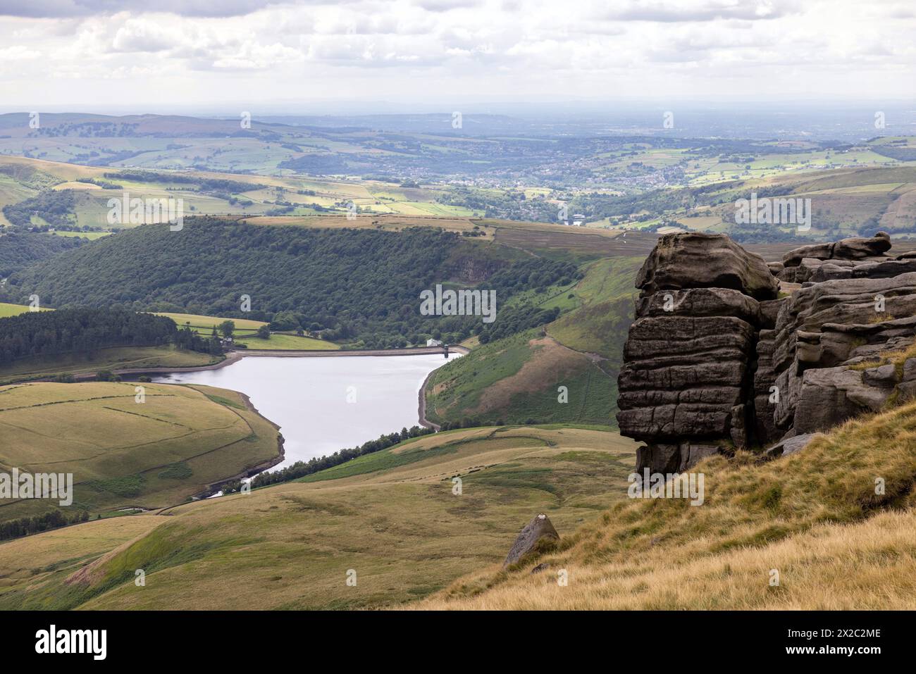 La Pennine Way. Kinder Reservoir di Sandy Heys su Kinder Scout Foto Stock