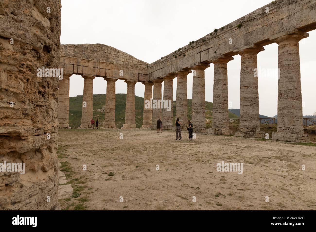 Vista del tempio di Segesta in Sicilia Foto Stock