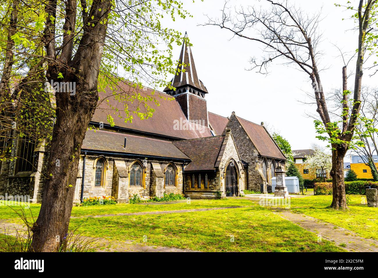 Esterno della 1852 Emmanuel Parish Church di George Gilbert Scott a Forest Gate, Newham, Londra, Inghilterra Foto Stock