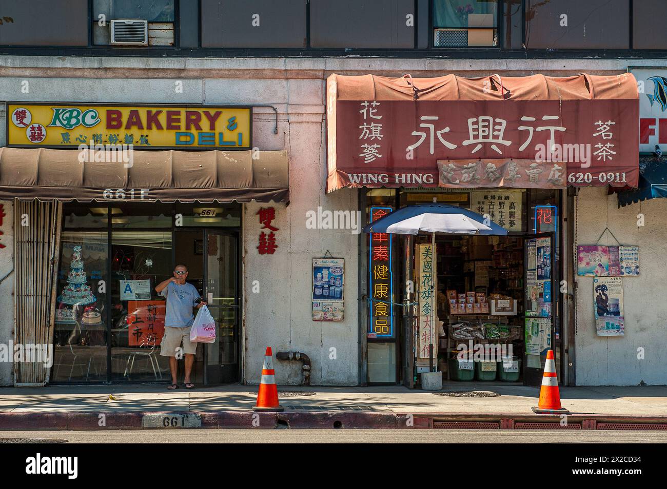 Scena urbana da Chinatown a Los Angeles, CA. Situato nell'area del centro cittadino DI LA Chinatown ospita circa 20,000 residenti. Foto Stock