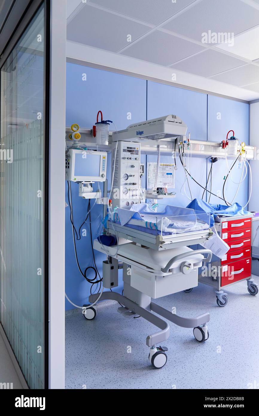 Il neonato unità di cura intensiva, UVI, ICU, reparto di maternità, Ospedale Donostia, San Sebastian, Gipuzkoa, Paesi Baschi Foto Stock