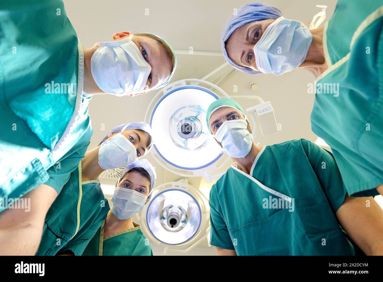 Medico chirurgo, chirurgia, sala operatoria, ospedale, Spagna Foto Stock