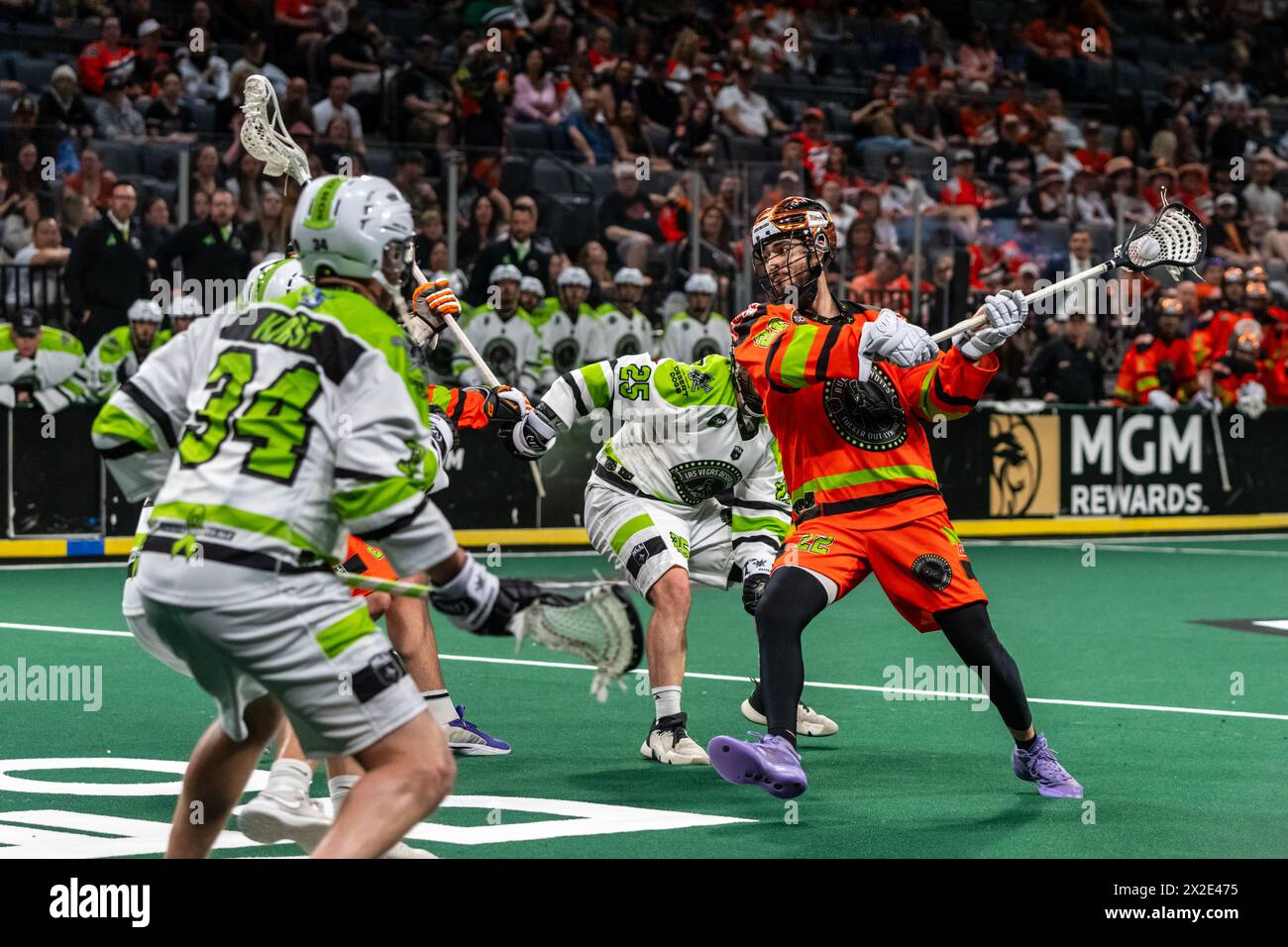 Tentativo di goal del giocatore dei Buffalo Bandits Foto Stock