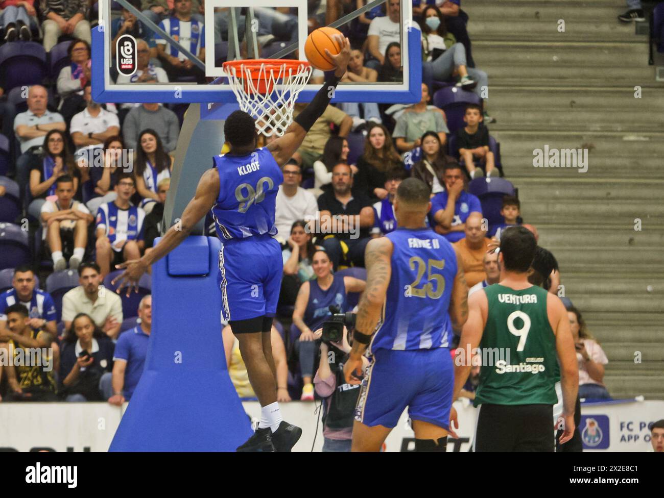 Porto, 04/20/2024 - il Futebol Clube do Porto ha ospitato lo Sporting Clube de Portugal questo pomeriggio, presso la Pavilhão do Dragão Arena, in una partita che conta per il 21° turno - Liga Portuguesa Basquetebol - 2023/2024. Charlon Kloof. (José Carmo / Global Imagens) Foto Stock