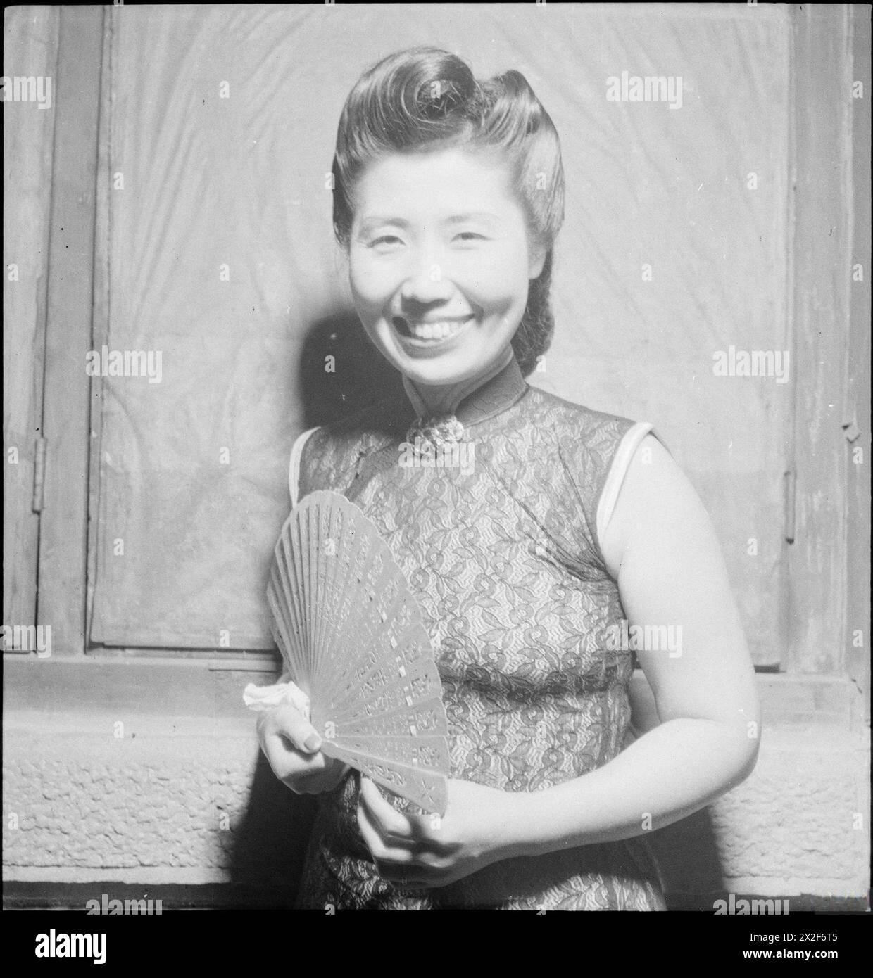 Cecil Beaton viaggia e lavora in India, Birmania e Cina tra il dicembre 1943 e l'agosto 1944. Foto Stock Cecil Beaton viaggia e lavora in India, Birmania e Cina tra il dicembre 1943 e l'agosto 1944. Foto Stock