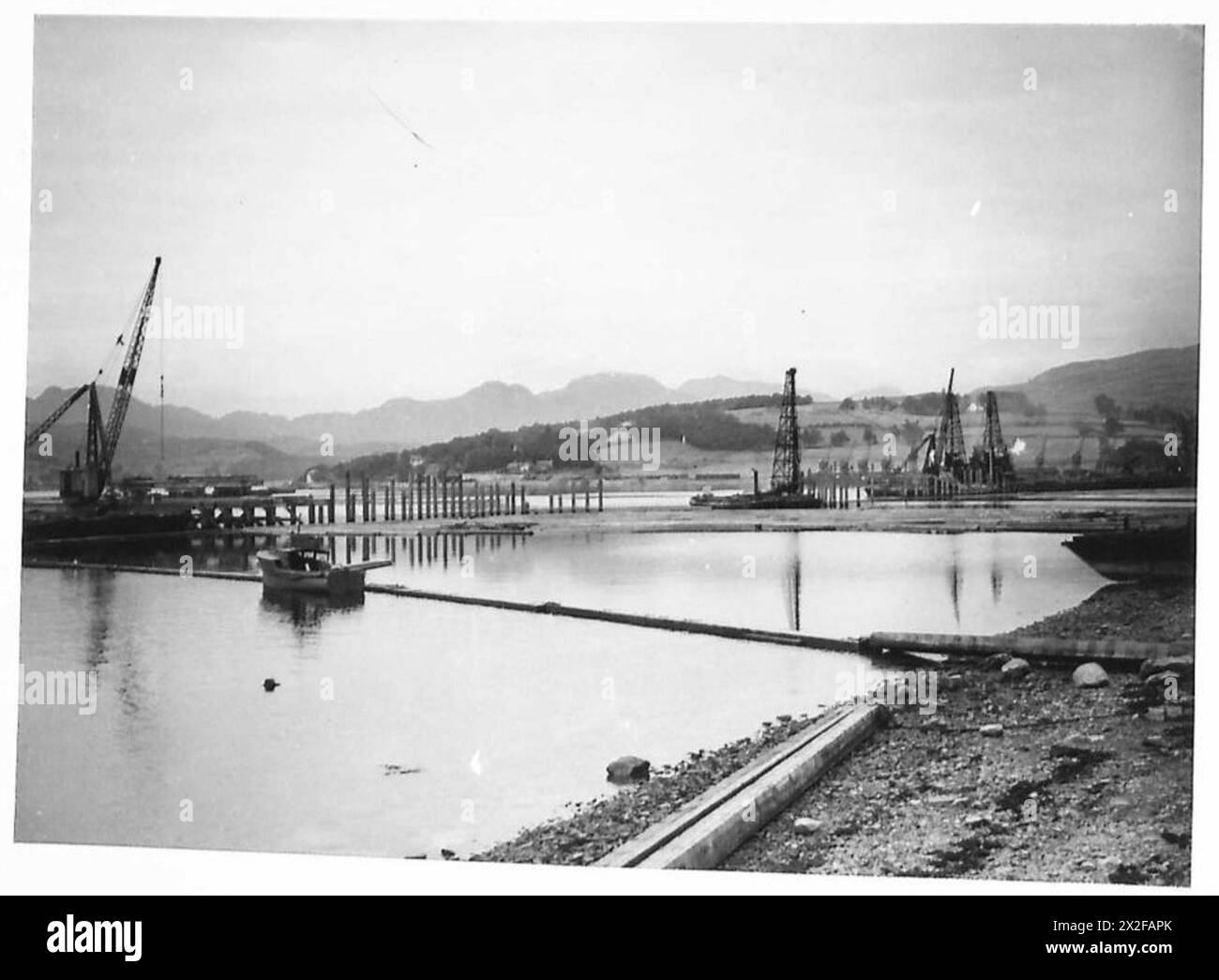 Gli ingegneri dell'esercito britannico costruiscono strutture portuali a Gareloch, descrivendo in dettaglio lo sviluppo delle infrastrutture e le attività di ingegneria militare. Foto Stock