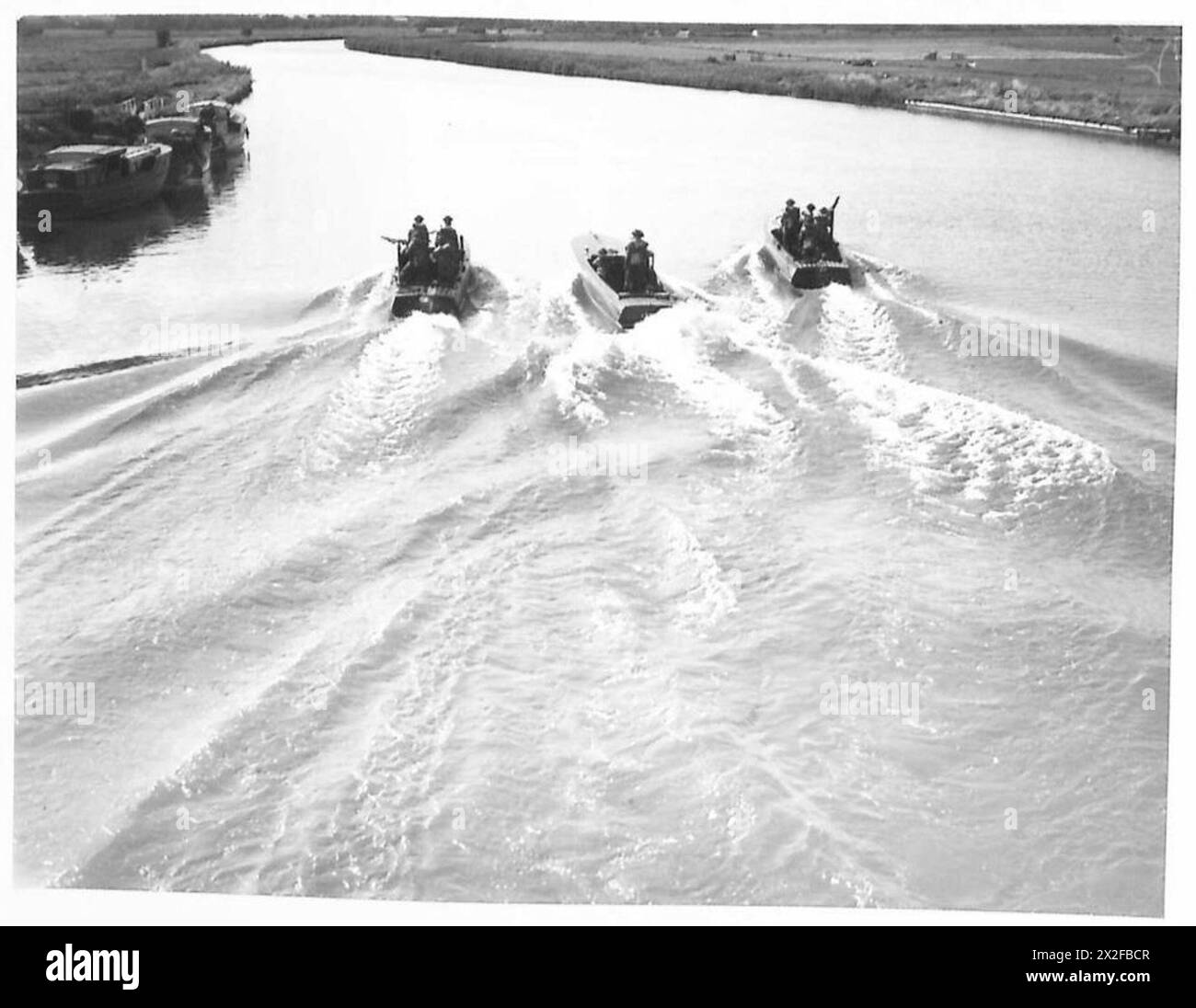 LA BROADS FLOTILLA - tre delle barche a motore di pattuglia dell'esercito britannico Foto Stock