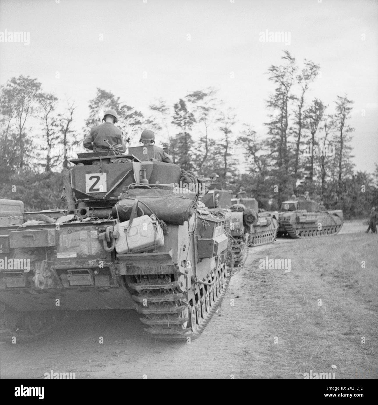 L'ESERCITO BRITANNICO NELLA CAMPAGNA DI NORMANDIA 1944 - Churchill Tank del 7th Troop, Squadron 'B', 107th Regiment Royal Armoured Corps, 34th Tank Brigade, 17 luglio 1944 Foto Stock