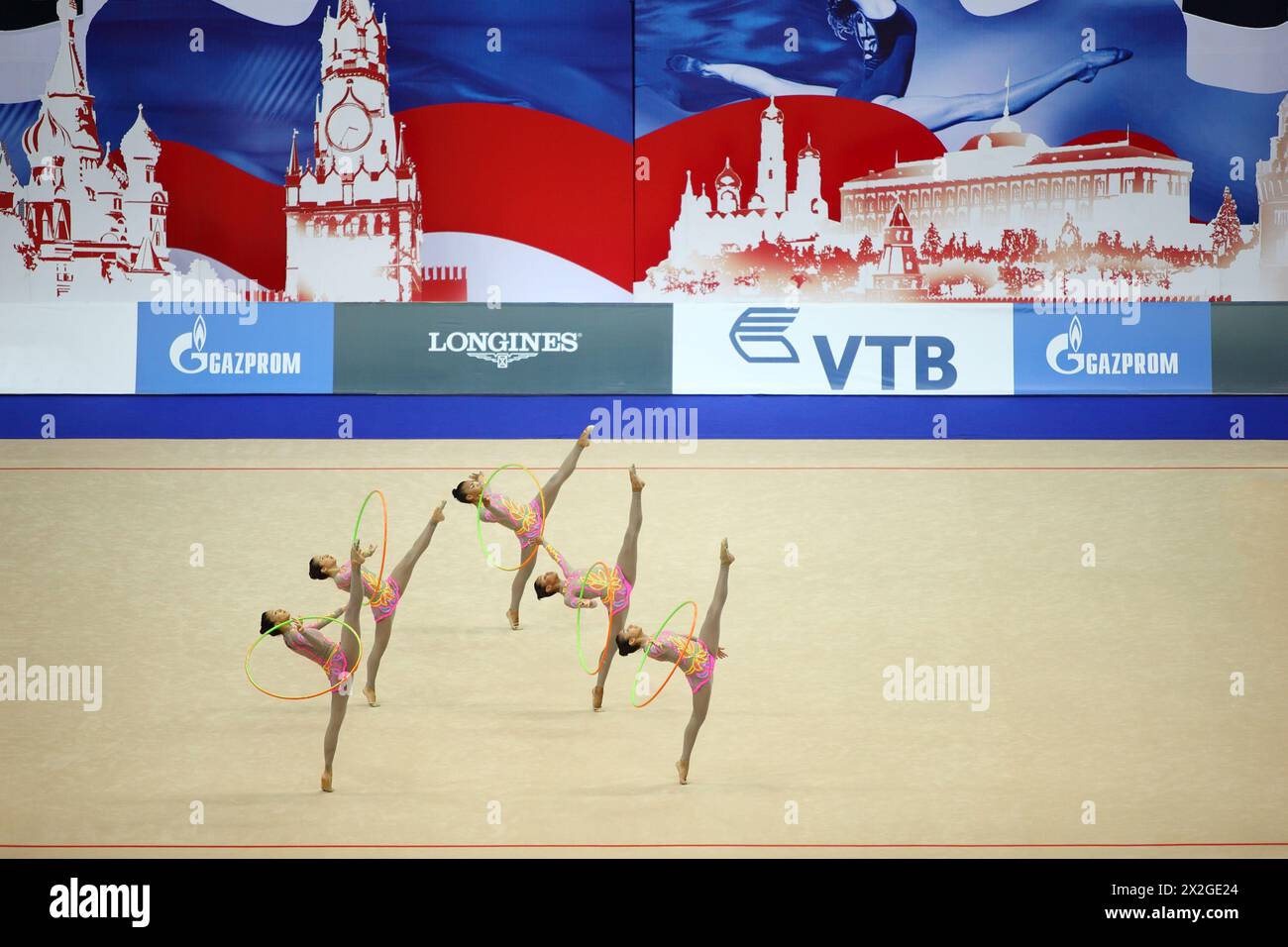 MOSCA - SETTEMBRE 25: Spettacolo del cerchio di ginnastica artistica dal Venezuela al 30° campionato mondiale di ginnastica ritmica si è tenuto a Mosca nello sport c Foto Stock