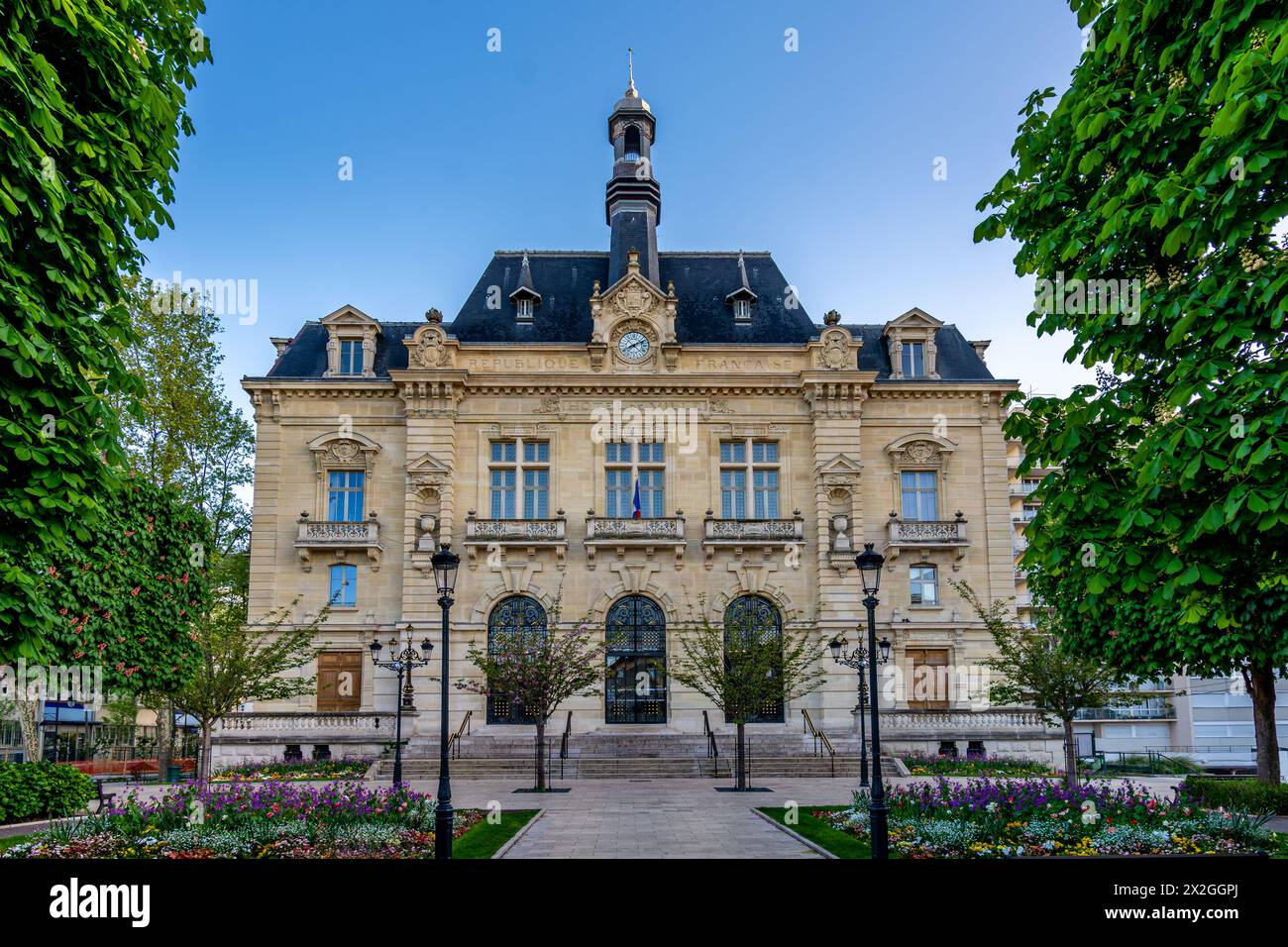 Vista esterna del municipio di Colombes, una città situata nel dipartimento francese dell'Hauts-de-Seine, nella regione dell'Ile-de-France, a nord-ovest di Parigi Foto Stock