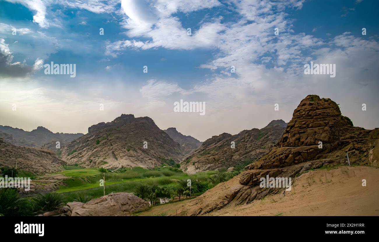 Bella vista deserto alba vicino a Tabuk, Arabia Saudita Foto Stock