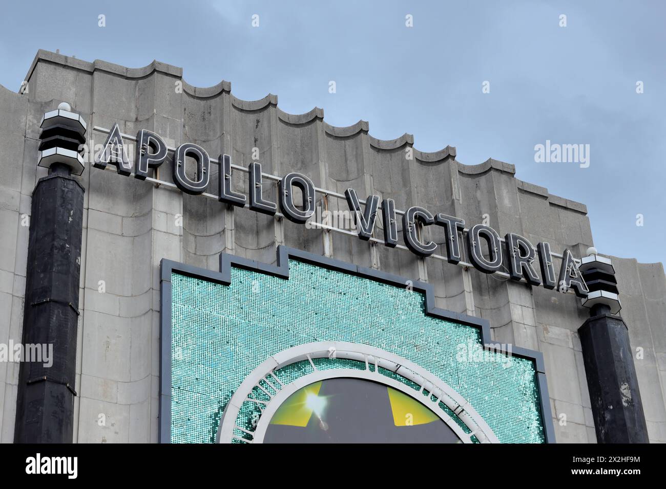 L'Apollo Victoria Theatre, un teatro del West End su Wilton Road nel quartiere di Westminster di Londra Foto Stock