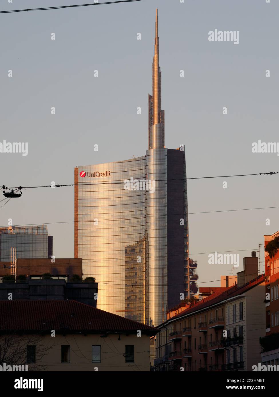 Edifici storici e moderni lungo via San Marco a Milano, Lombardia, Italia Foto Stock