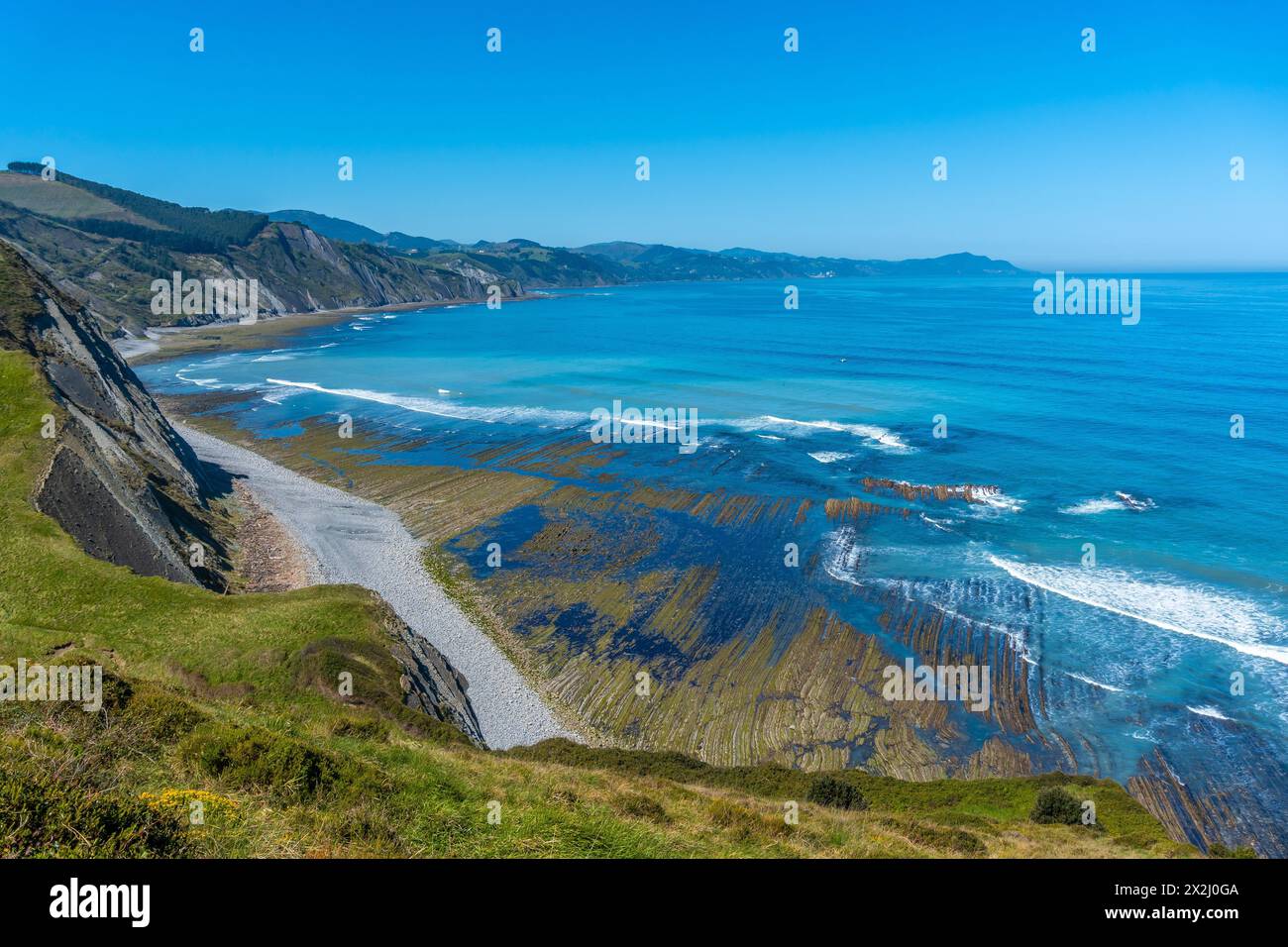 Splendido paesaggio costiero vicino al flysch di Zumaia, Gipuzkoa. Paesi Baschi Foto Stock