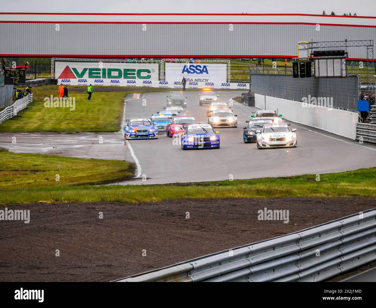 Auto da corsa sul circuito Anderstorp di Småland, nella parte meridionale della Svezia. Foto Stock