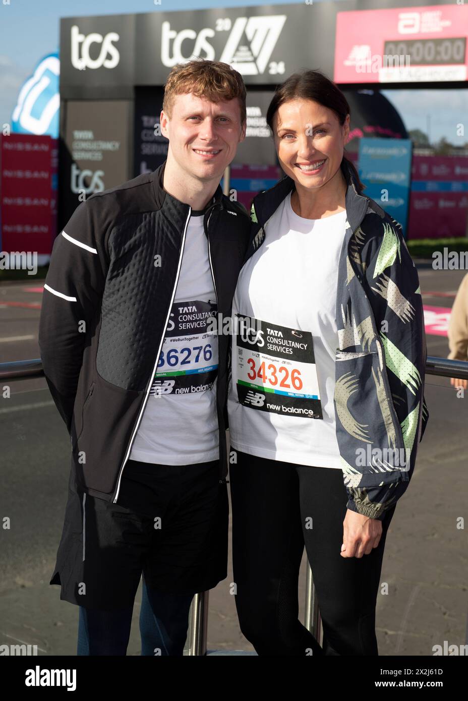 Jamie Borthwick e Emma Barton hanno fotografato in vista dell'inizio della TCS London Marathon 2024 il 21 aprile 2024 a Londra, Inghilterra. Foto Gary Mitch Foto Stock
