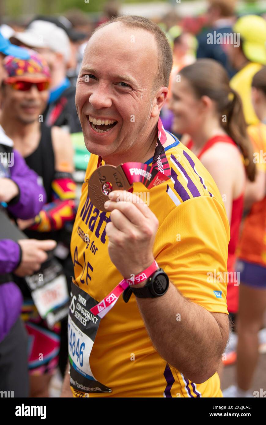 Matt Hancock durante la TCS London Marathon del 2024 il 21 aprile 2024