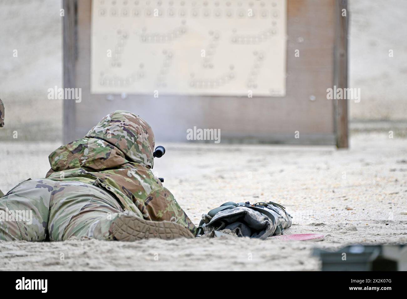 I soldati del 1297th Combat Sustainment Support Battalion sono mostrati qui sul campo 10 durante il loro 10 METRI ZERO. (Immagini catturate dal centro di supporto alla formazione U.S. ASA Fort Dix (TSC) / Daniel Amburg) Foto Stock