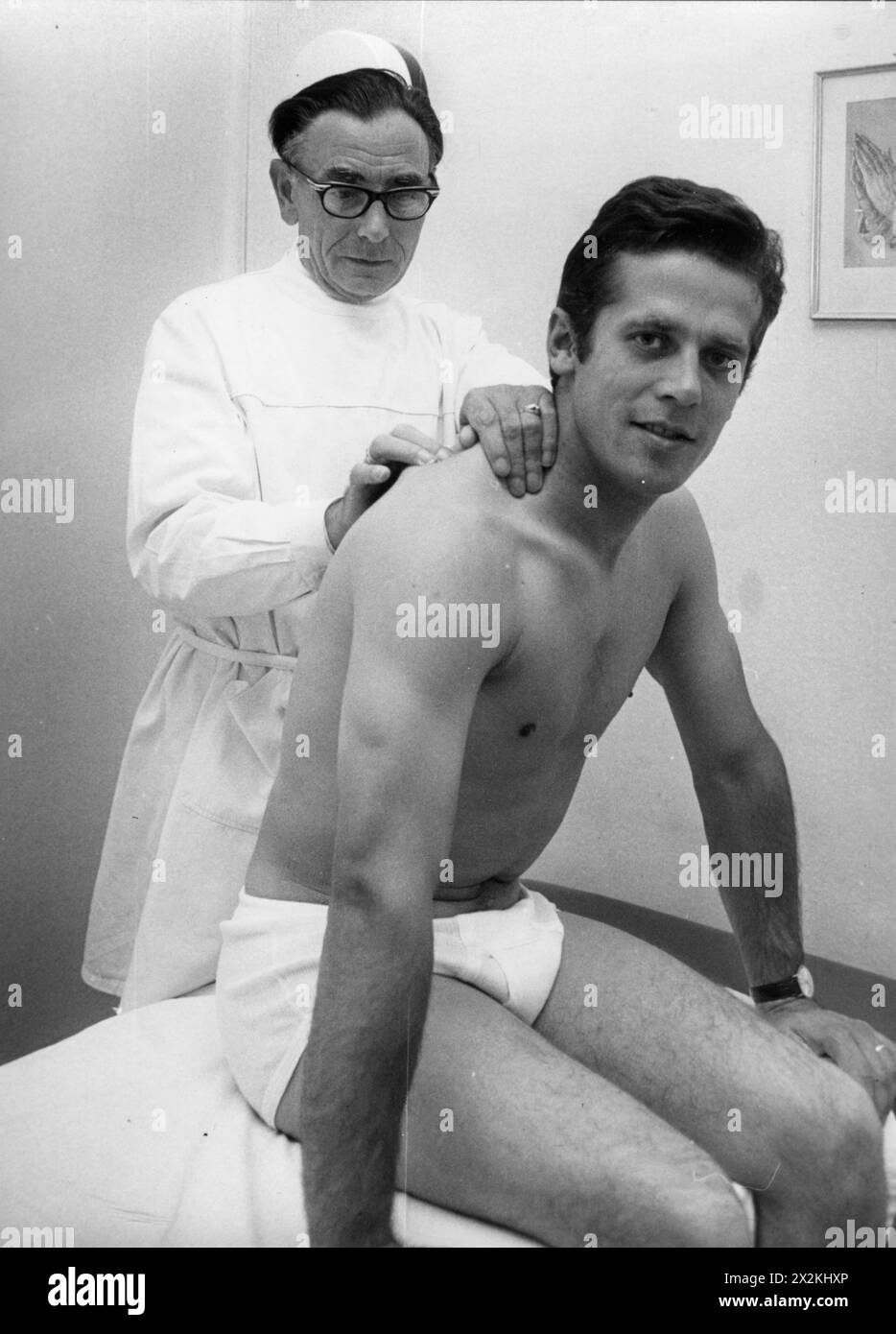 Schockemoehle, Alwin, * 29.5,1937, jockey tedesco, trattamento speciale di Unite masseur, Berlino, DIRITTI AGGIUNTIVI-CLEARANCE-INFO-NON-DISPONIBILE Foto Stock