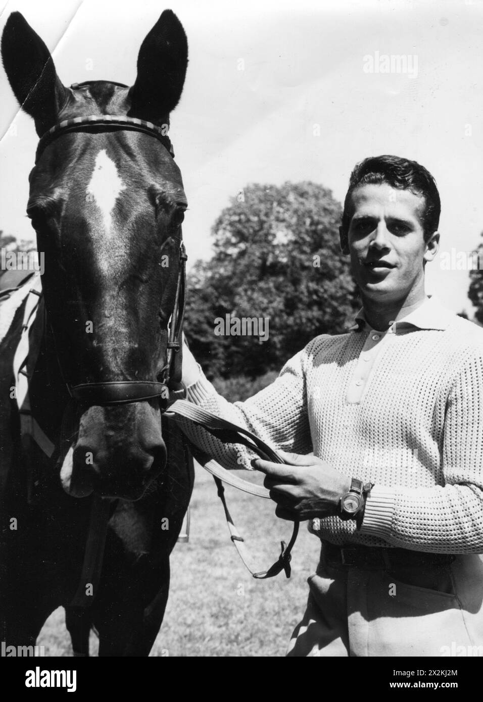 Schockemoehle, Alwin, * 29.5,1937, jockey di salto tedesco, con il suo cavallo amati, ADDITIONAL-RIGHTS-CLEARANCE-INFO-NOT-AVAILABLE Foto Stock