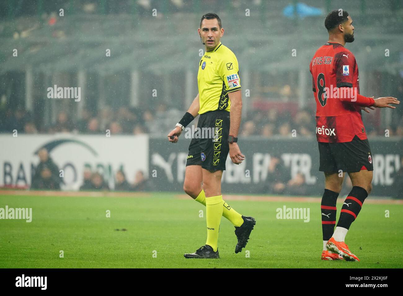 Milano, Italie. 22 aprile 2024. Andrea Colombo (arbitro) durante il campionato italiano di serie A tra AC Milan e FC Internazionale il 22 aprile 2024 allo stadio San Siro di Milano - Photo Morgese-Rossini/DPPI Credit: DPPI Media/Alamy Live News Foto Stock