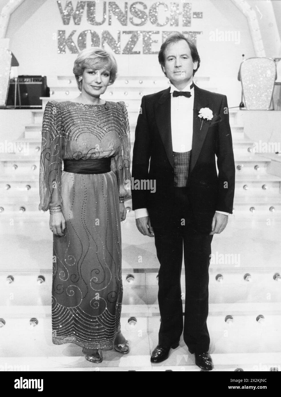Schautzer, Max, * 14.8,1940, presentatore austriaco, nella trasmissione televisiva "ARD-Wunschkonzert", DIRITTI AGGIUNTIVI-CLEARANCE-INFO-NON-DISPONIBILI Foto Stock