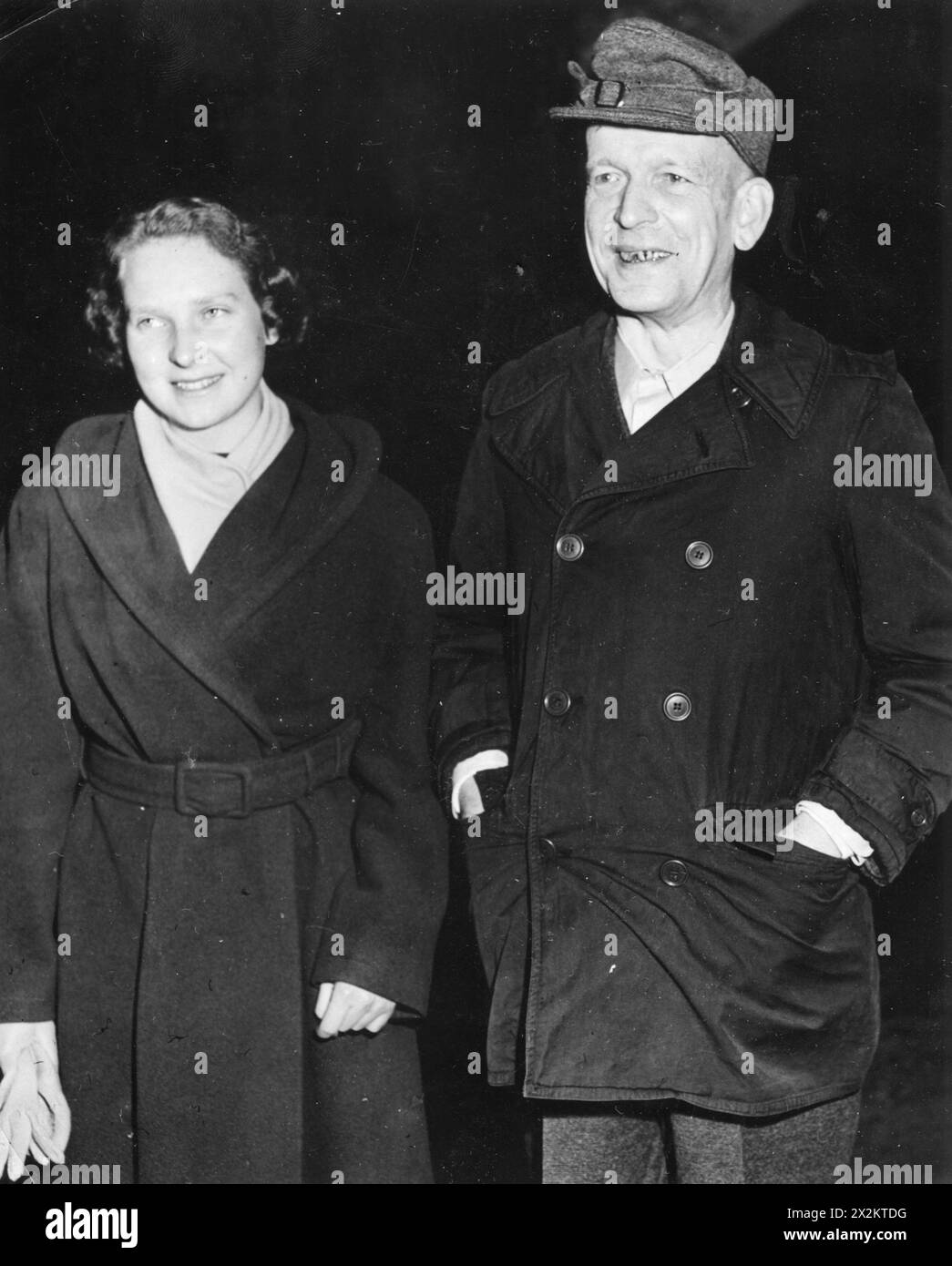 Speidel, Wilhelm, 8.7.1895 - 3,6.1970, generale tedesco, licenziamento dalla prigione, con sua nipote, prigione per criminali di guerra n. 1, SOLO PER USO EDITORIALE Foto Stock